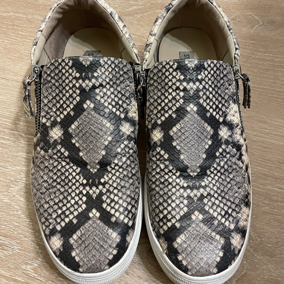 Steve Madden Sneakers - Picture 2 of 7